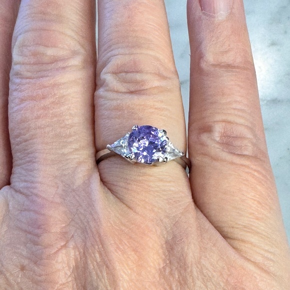 Lavender brilliant cut cubic zirconia with 2 clear CZ marked 925 RSC silver ring - Picture 6 of 9